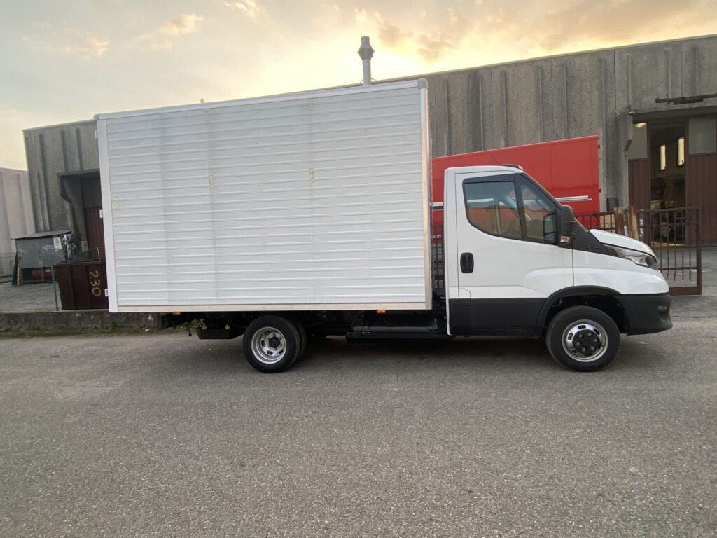 Servizi nautici per trasporto materiali a Venezia